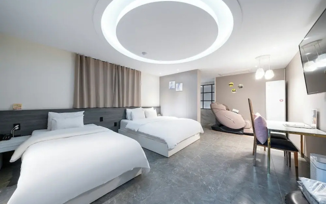 Knox Hotel