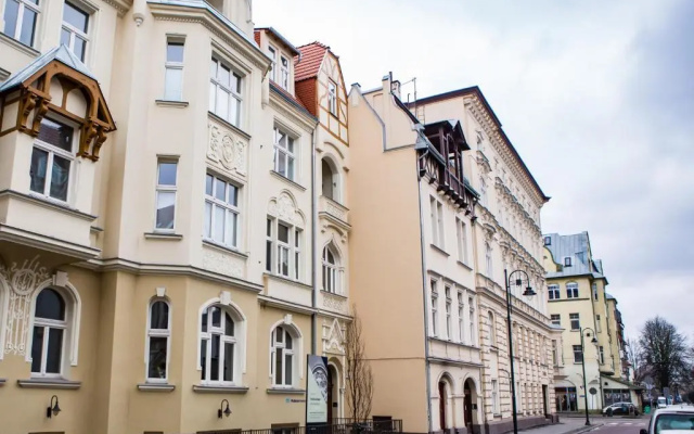 Gold Apartment