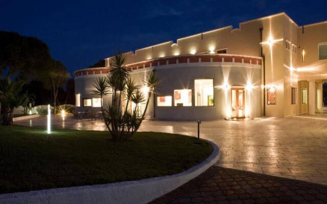 Отель Resort dei Normanni Италия, Сан Вито деи Норманни - отзывы, цены и фото номеров - забронировать отель Resort dei Normanni онлайн вид на фасад
