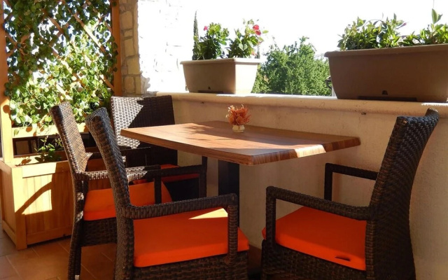 Amazing Apartment in Rakalj With 1 Bedrooms and Wifi