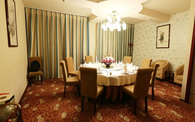 Qingdao Zhongyang Business Hotel