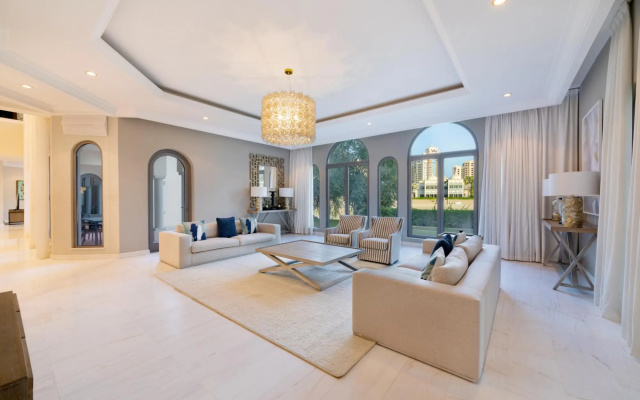 Private Pool & Beach Access Villa w/ Cinematic Vws