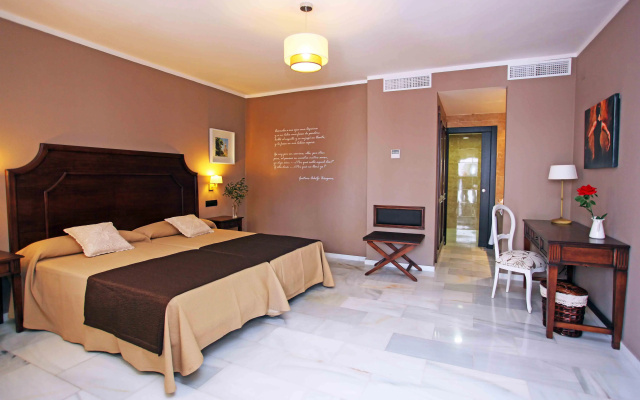 La Fonda Hotel