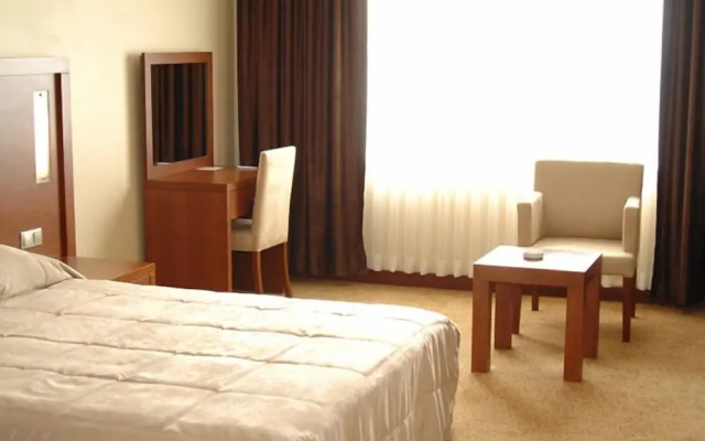 Paluri Hotel