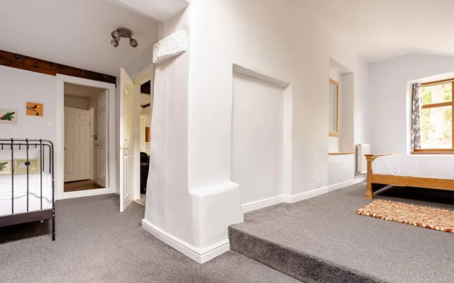 Oldmill-2bed-sleeps6-privategarden-optionalhottub