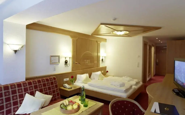 Hotel Tirol