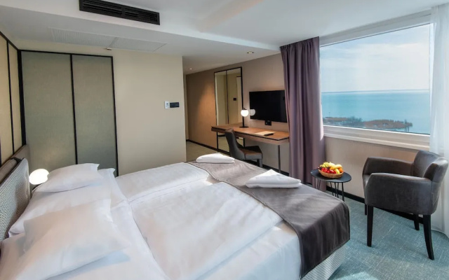 Отель Hunguest Bál Resort