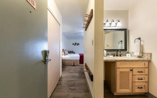 213 Bldg B 1 Bedroom Condo