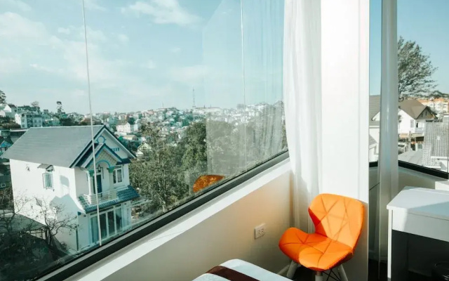 Redpine Condotel