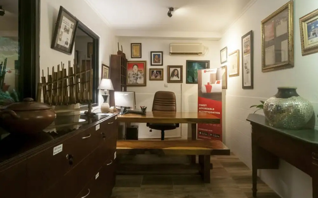 RedDoorz Syariah Plus near Trans Studio Cibubur