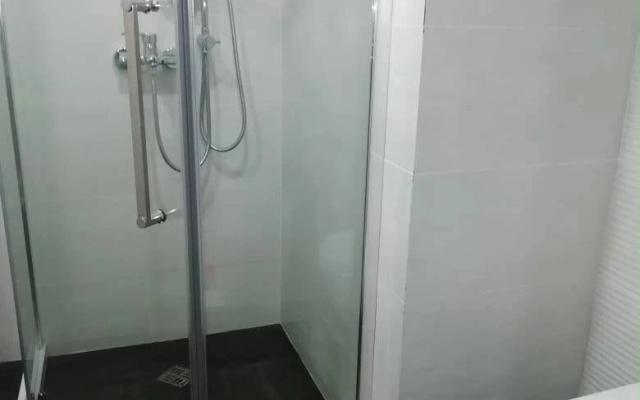 1 Bedroom Double Apartment with balcony and with partial sea view (full double bed) · Royal Medis Hotel — photo 5