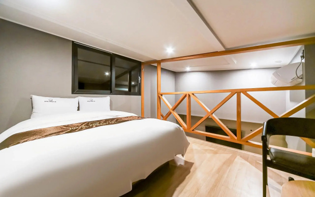 Forest 701 Hotel