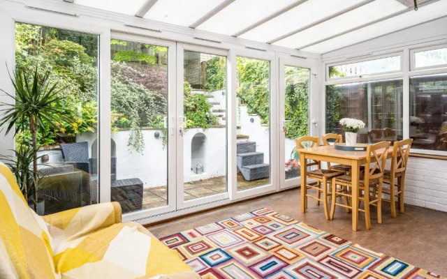 Lovely 4 Bedroom House in Central Bath (Adults Only)