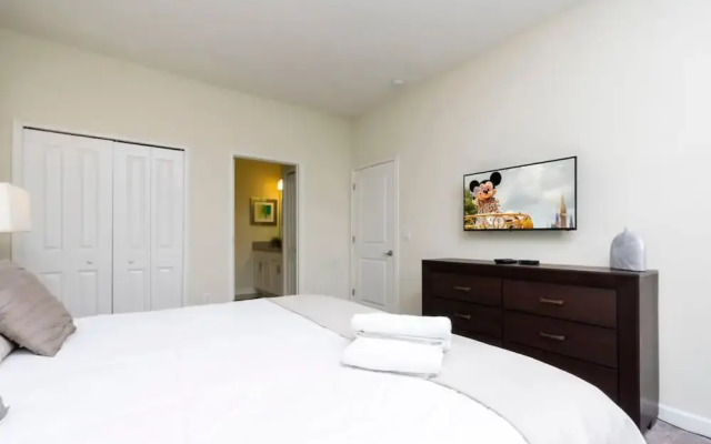 8912 Amazing 6BD Home
