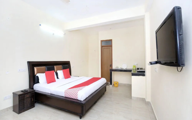 OYO 12485 Home Cosy Stay Aanji