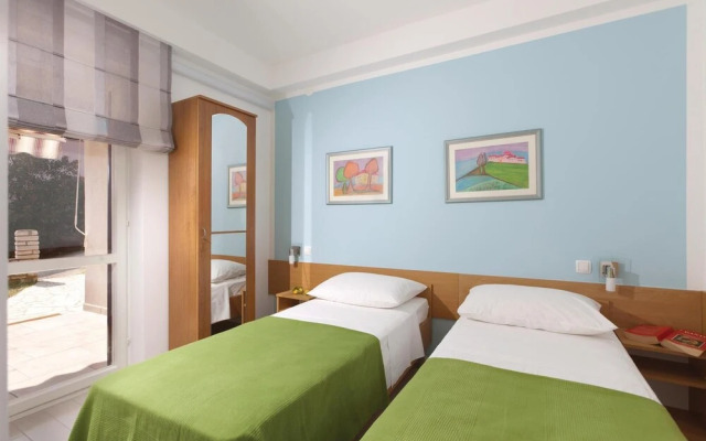 Nice Home in Ravni With Wifi and 3 Bedrooms