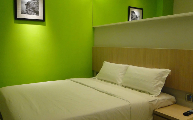 Orange Premier Hotel Taman Segar