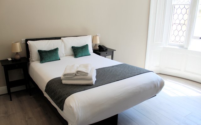 27 Paddington Hotel