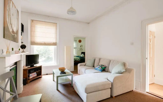 Great family flat just 10 mins walk to beach