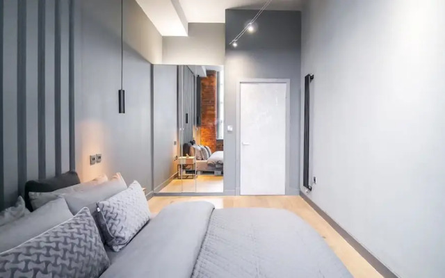 1-bed Loft Apartment - Free Parking, Central