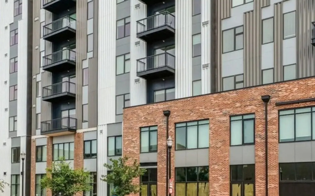 Stunning Nulu 1BR Cozysuites 06