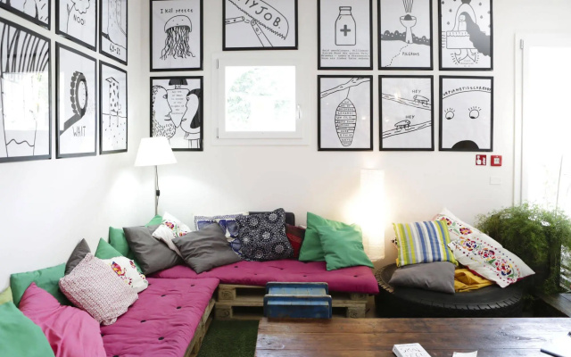 Meet Gardalake Hostel