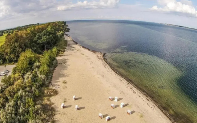 Lake View Apartment in Klein Pravtshagen near Seabeach with Garden