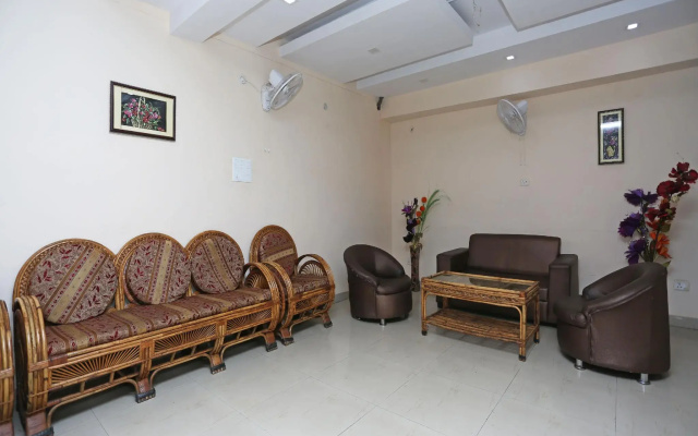 OYO 7145 Hotel Star Lotus