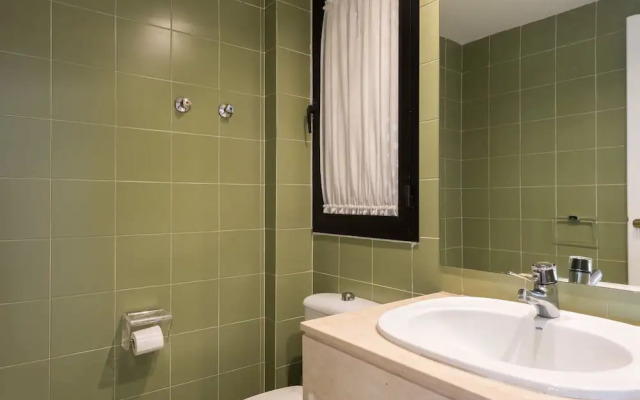 Infocom Apartment Golden Mile Coto Real