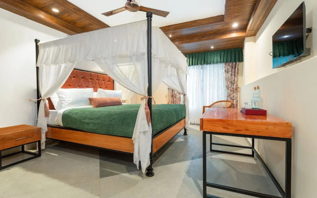 Summit Bougainvillea Tea Resort