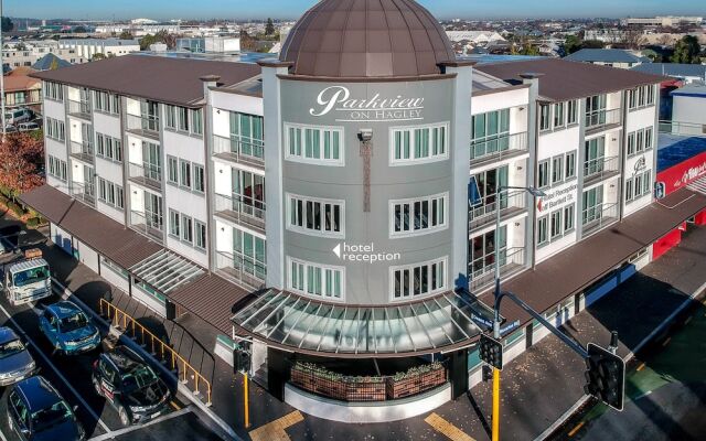 Отель Parkview On Hagley вид на фасад