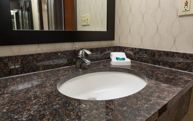 Heritage Inn & Suites The Woodlands, Trademark by Wyndham