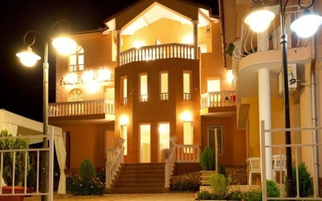 Aquarelle Hotel & Villas вид на фасад