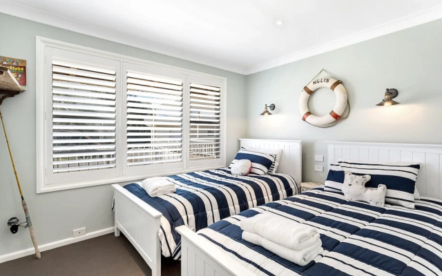 Bagnall Avenue, 1