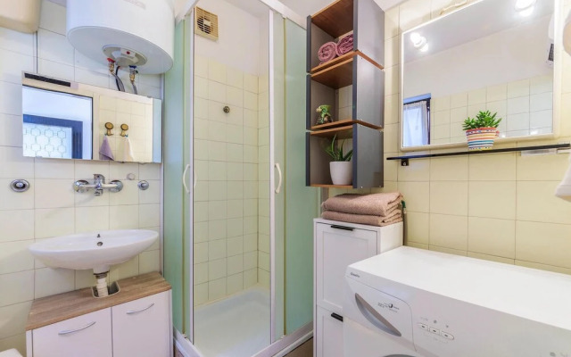 Nice Apartment in Pula With Wifi and 2 Bedrooms