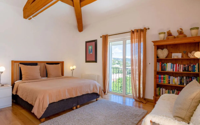 Cacharel (MAX230)