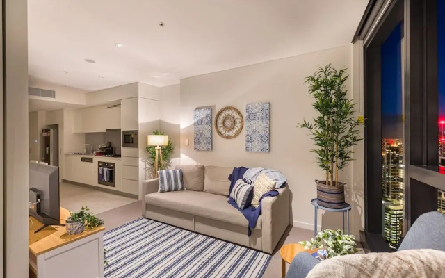 Hamptons Retreat on Level 77 Skytower