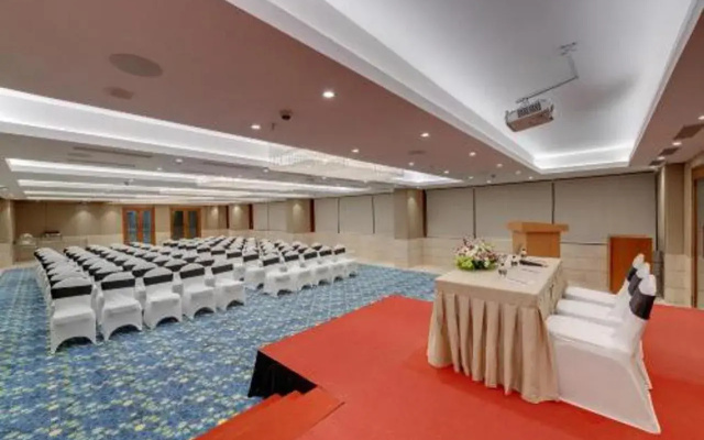The Fern Residency Navi Mumbai, Turbhe, Series by Marriott