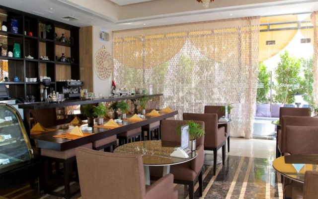 Sunday Mangrove Corniche Hotel