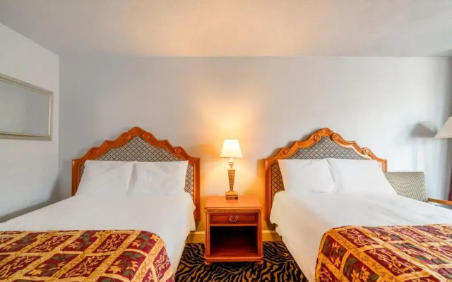 Castle Inn & Suites By Oyo Lawton