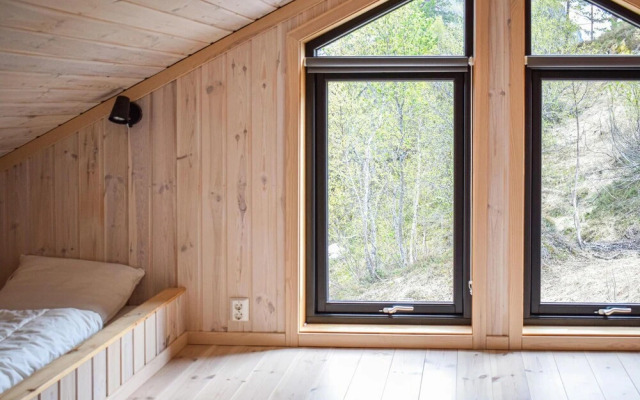 Beautiful Home in Skare With Wifi and 5 Bedrooms