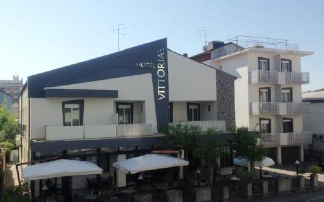 Hotel Vittoria Гаттео-а-Маре вид на фасад