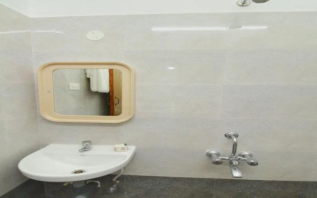 OYO Home 10777 Compact 2BHK