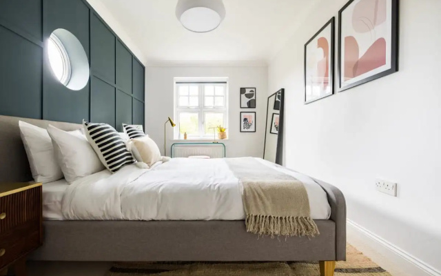 The Brockwell Park Escape - Bright 2BDR Flat with Parking