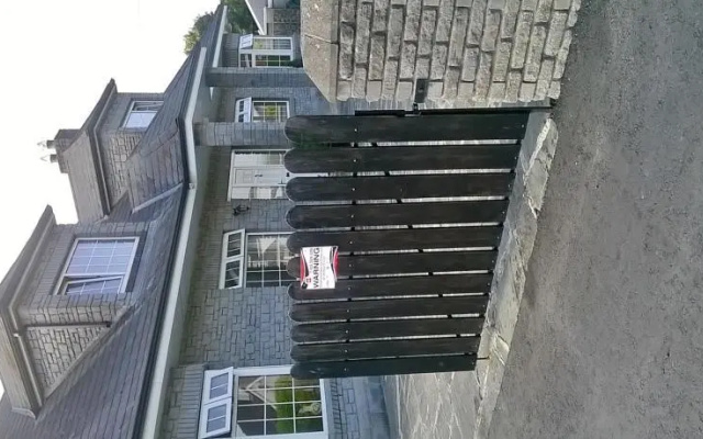 Bradstone House