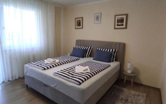 Ema Apartmani