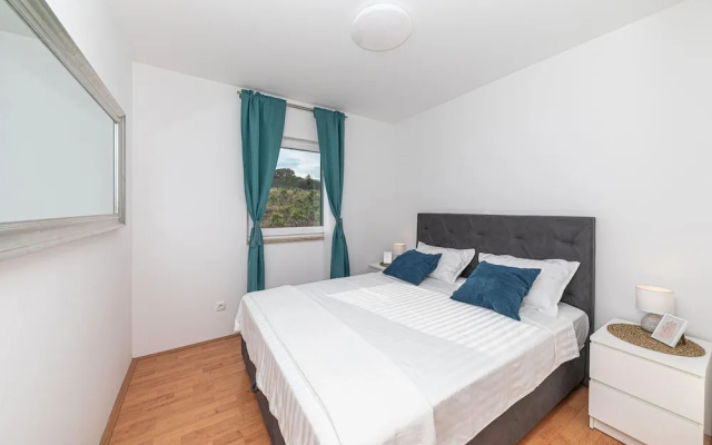Stunning Home in Trogir With Wifi and 3 Bedrooms