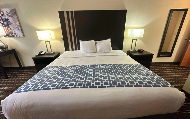 Best Western Plus Bass Hotel & Suites