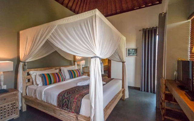 Luxury 6 Bedroom Villa With Private Pool, Bali Villa 2040