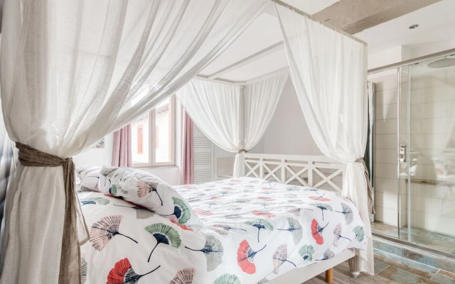 Fantastic Apartment With Whirlpool, Balcony, Deck-chairs